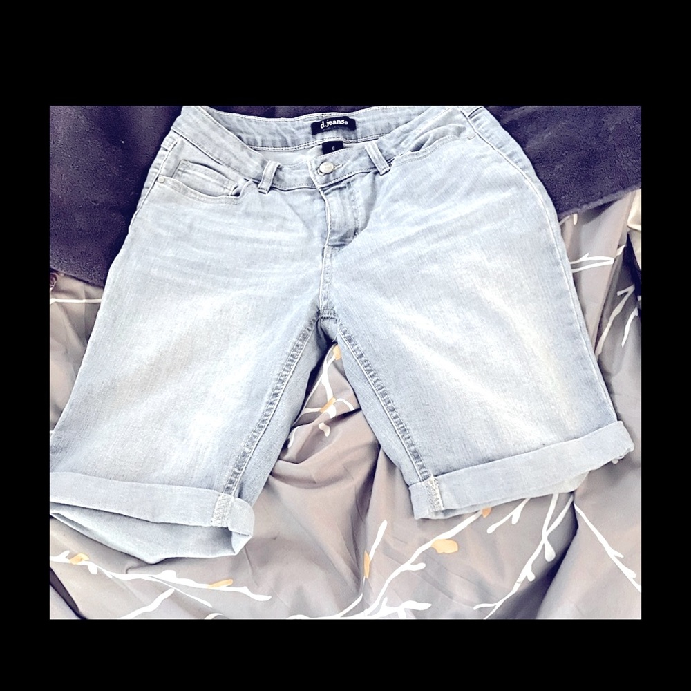 D. Jean shorts stretchy material size 6